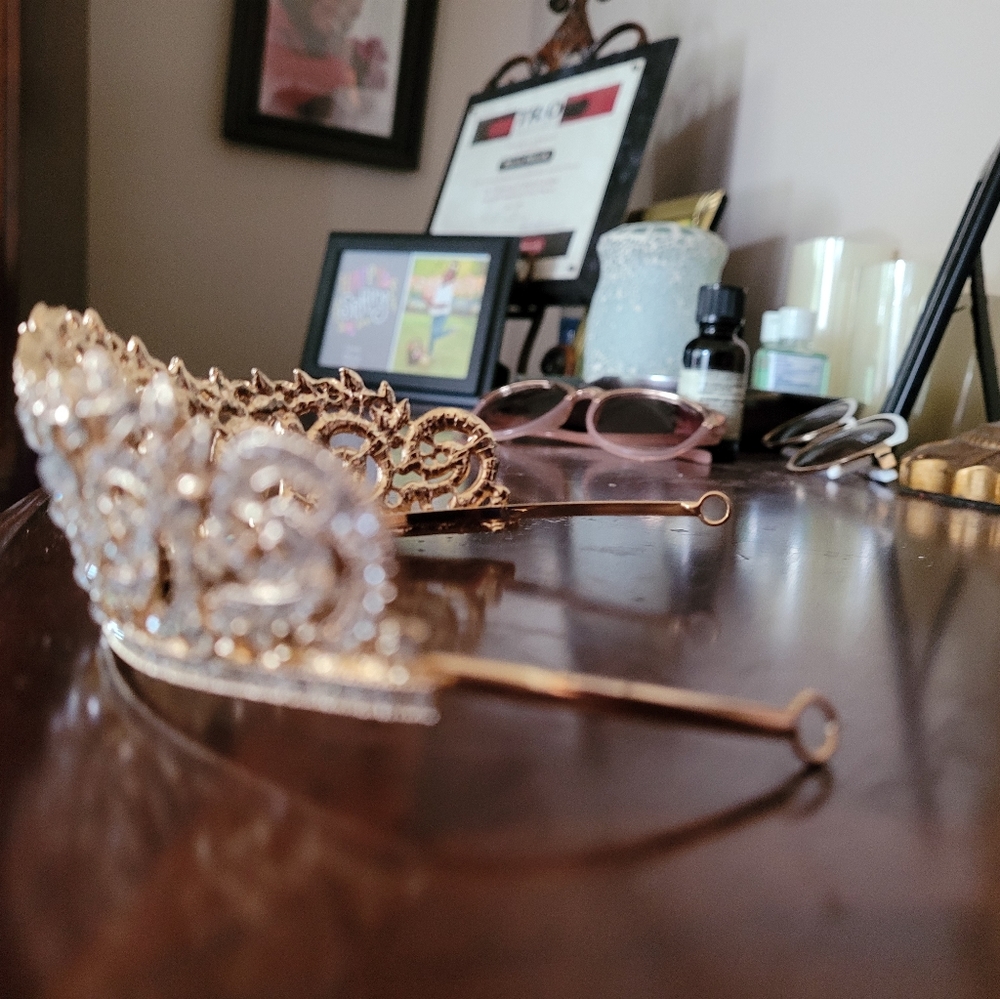 Crown - Picture 2 of 4